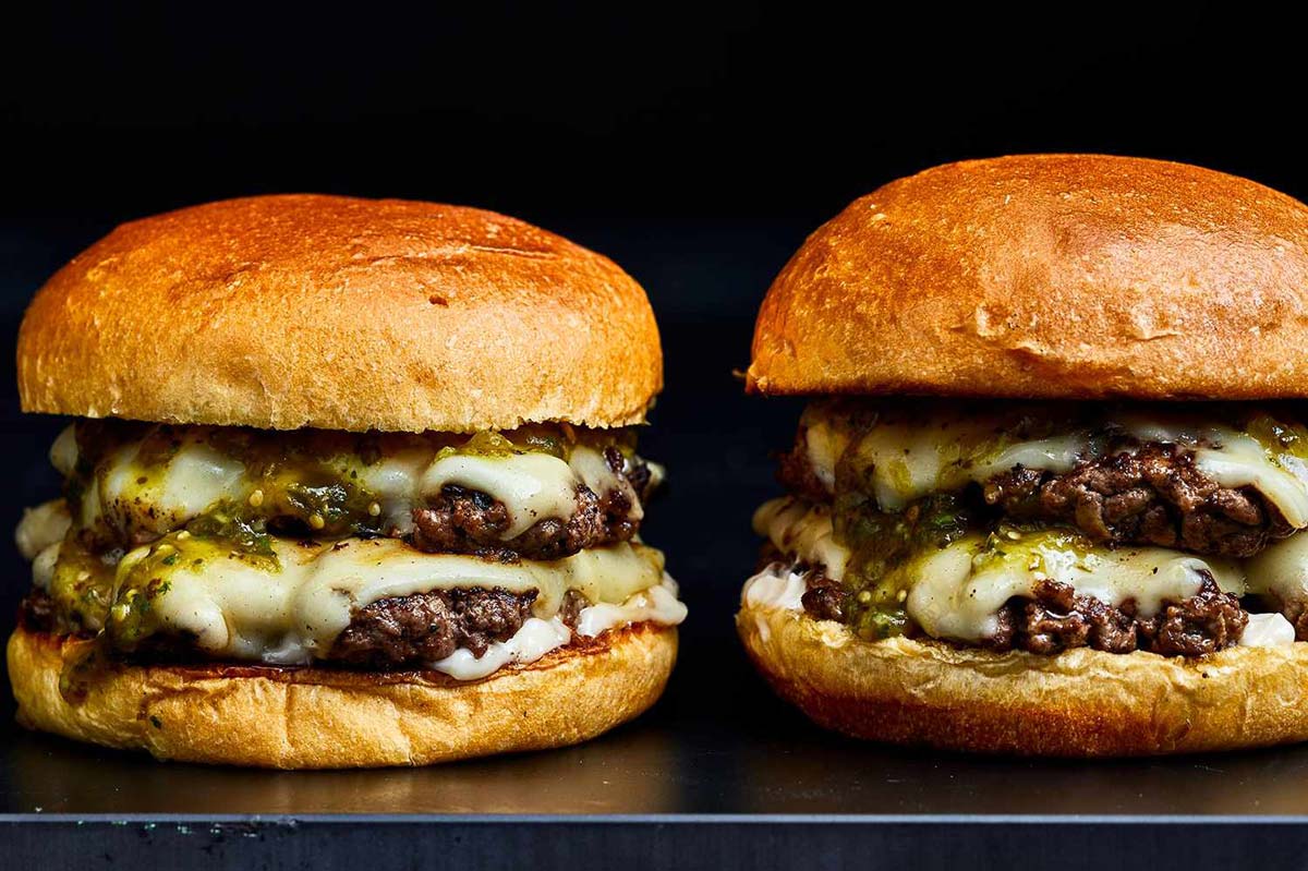 10 Burger Paling Populer di 2024 Yang Bikin Kalian Lapar