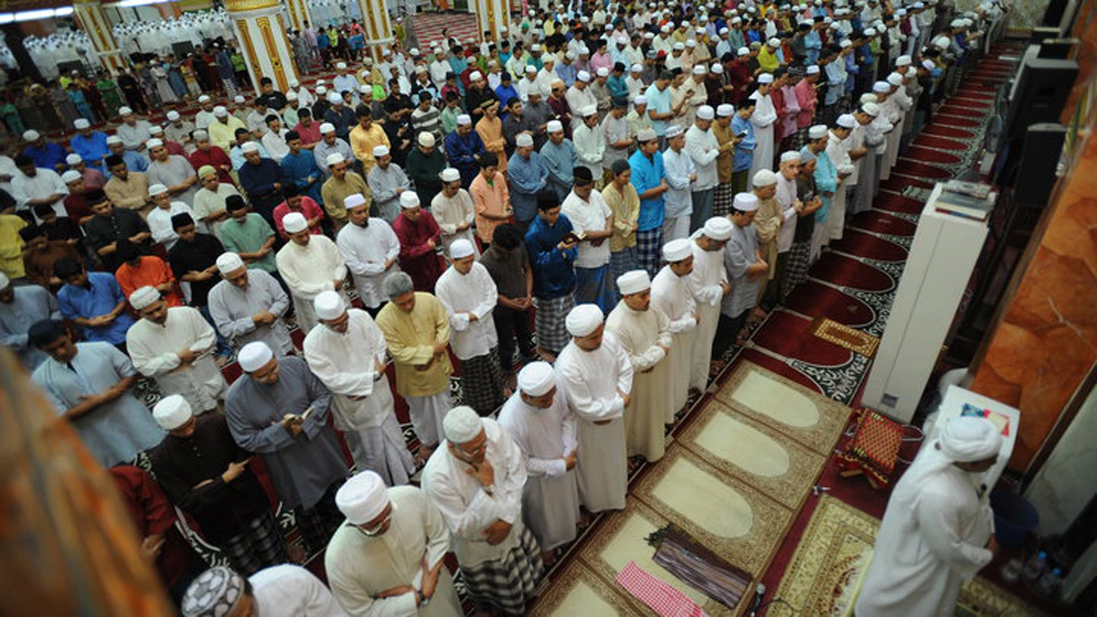 Menikmati Malam ke-15 Bulan Ramadan: Khusyuk dengan Doa Qunut saat Tarawih